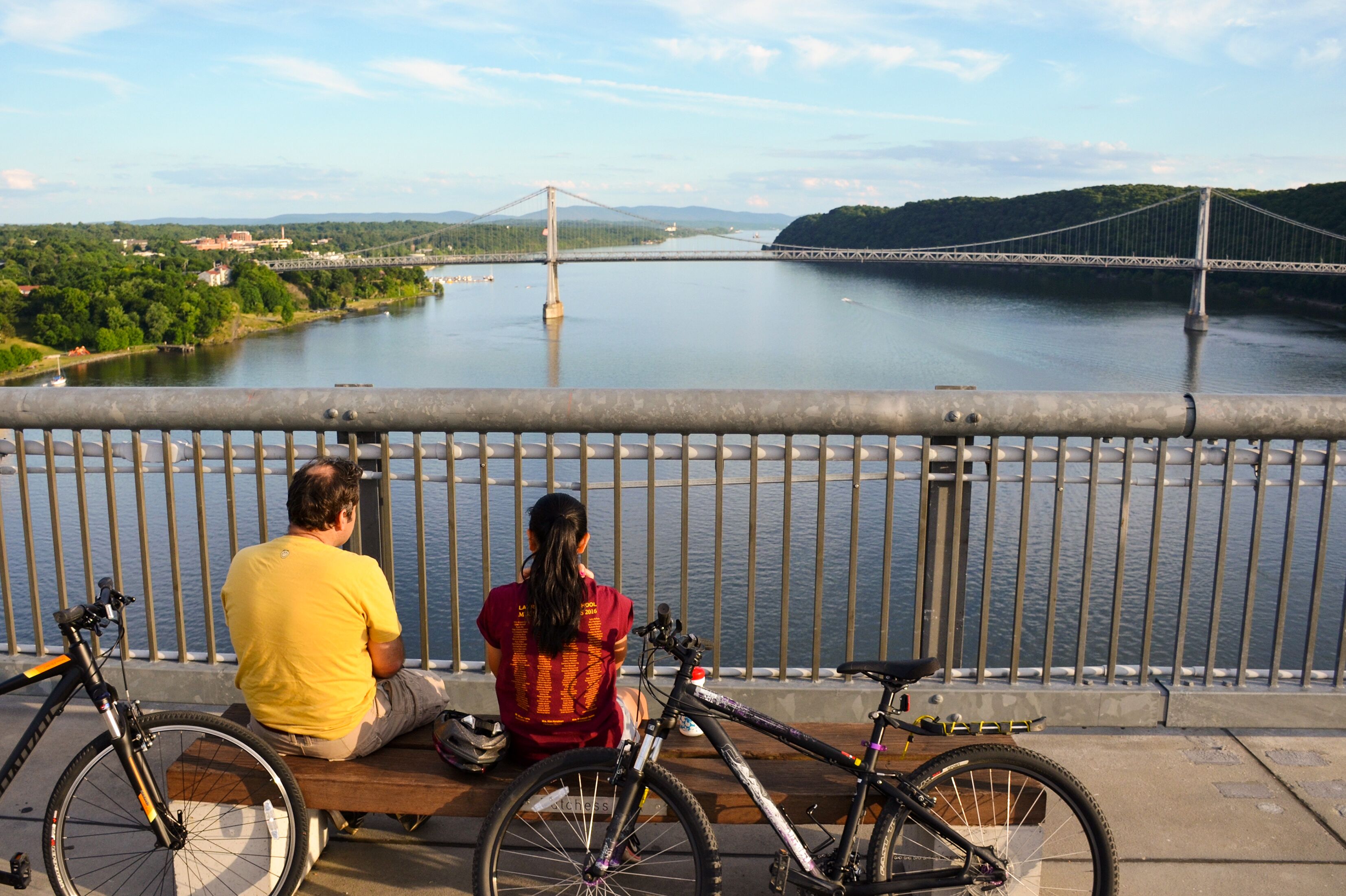 Fahrrad fahren auf den Gehweg in Hudson Valley